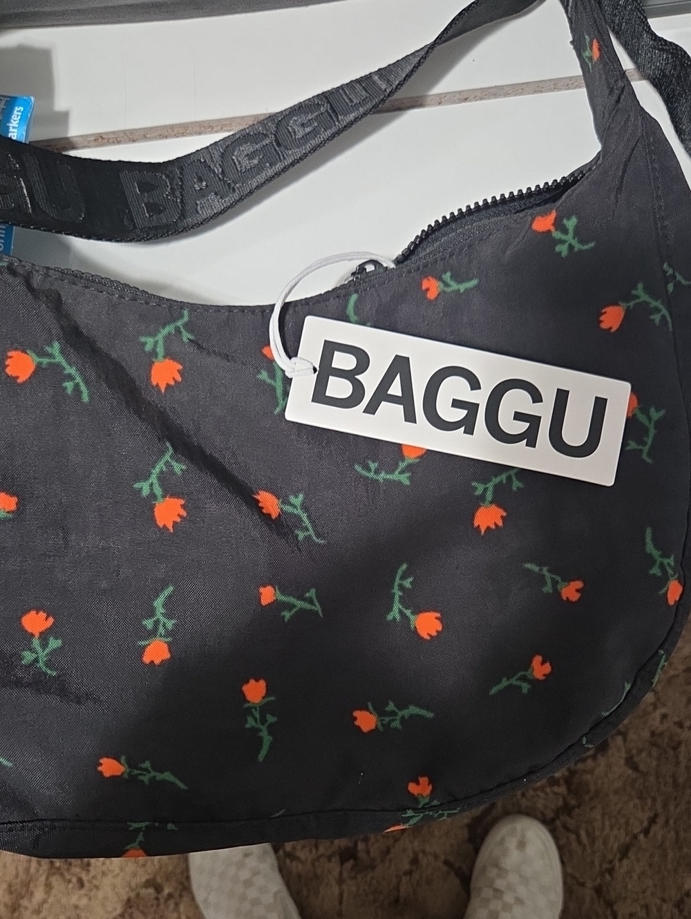BAGGU Black Shoulder Bag with Orange Floral Print